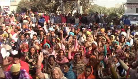 ਪੰਚਾਇਤੀ ਚੋਣਾਂ: ਅਕਾਲੀਆਂ ਨੇ ਲਾਏ ਧੱਕੇ ਨਾਲ ਨਾਮਜ਼ਦਗੀਆਂ ਰੱਦ ਕਰਨ ਦੇ ਦੋਸ਼ ਅਤੇ ਕੀਤਾ ਡੀਸੀ ਦਾ ਘਿਰਾਓ ਪੰਚਾਇਤੀ ਚੋਣਾਂ: ਅਕਾਲੀਆਂ ਨੇ ਲਾਏ ਧੱਕੇ ਨਾਲ ਨਾਮਜ਼ਦਗੀਆਂ ਰੱਦ ਕਰਨ ਦੇ ਦੋਸ਼ ਅਤੇ ਕੀਤਾ ਡੀਸੀ ਦਾ ਘਿਰਾਓ