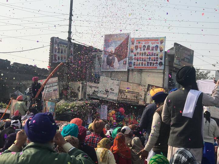 ਦੋ ਵੱਡੇ ਸਾਹਿਬਜ਼ਾਦੇ ਬਾਬਾ ਅਜੀਤ ਸਿੰਘ ਜੀ, ਬਾਬਾ ਜੁਝਾਰ ਸਿੰਘ ਜੀ, ਪਿਆਰੇ ਭਾਈ ਮੋਹਕਮ ਸਿੰਘ ਜੀ, ਭਾਈ ਹਿੰਮਤ ਸਿੰਘ ਜੀ, ਭਾਈ ਸਾਹਿਬ ਸਿੰਘ ਜੀ ਤੇ ਗੁਰੂ ਤੋਂ ਆਪਾ ਵਾਰਨੇ ਗੁਰਸਿੱਖਾਂ ਨੇ ਆਪਣੇ ਪਵਿੱਤਰ ਖੂਨ ਨਾਲ ਇਸ ਧਰਤੀ ਨੂੰ ਪਵਿੱਤਰਤਾ ਤੇ ਇਤਿਹਾਸਕਤਾ ਪ੍ਰਦਾਨ ਕੀਤੀ।