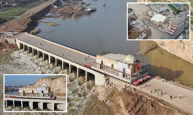 ਇਸ ਥਾਂ ’ਤੇ ਇਤਿਹਾਸਕ ਮਹੱਤਵ ਵਾਲੀਆਂ ਇਮਾਰਤਾਂ ਨੂੰ ਸੁਰੱਖਿਅਤ ਰੱਖਿਆ ਜਾਂਦਾ ਹੈ।