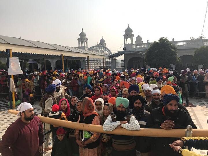 ਵੱਡੀ ਗਿਣਤੀ ਸੰਗਤਾਂ ਦੀ ਆਮਦ ਨੂੰ ਮੁੱਖ ਰਖ ਕੇ ਸ਼ਰਧਾਲੂਆਂ ਵੱਲੋਂ ਲੰਗਰ ਚਾਲੂ ਕਰ ਦਿੱਤੇ ਗਏ ਹਨ। ਸ਼੍ਰੋਮਣੀ ਗੁਰਦੁਆਰਾ ਪ੍ਰਬੰਧਕ ਕਮੇਟੀ ਵੱਲੋਂ ਸ਼ਰਧਾਲੂਆਂ ਦੀ ਸਹੂਲਤ ਲਈ ਸਾਰੇ ਪ੍ਰਬੰਧ ਮੁਕੰਮਲ ਕਰ ਲਏ ਗਏ ਹਨ। 