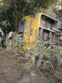 ਮੋਦੀ ਦੀ ਰੈਲੀ ’ਚ ਜਾ ਰਹੇ ਵਿਦਿਆਰਥੀਆਂ ਦੀ ਬੱਸ ਪਲ਼ਟੀ