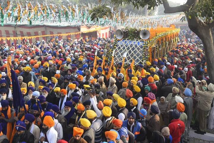 ਫ਼ਤਹਿਗੜ੍ਹ ਸਾਹਿਬ: ਸ੍ਰੀ ਗੁਰੂ ਗੋਬਿੰਦ ਸਿੰਘ ਸਾਹਿਬ ਜੀ ਦੇ ਦੋਵੇਂ ਛੋਟੇ ਸਾਹਿਬਜ਼ਾਦੇ ਬਾਬਾ ਜ਼ੋਰਾਵਰ ਸਿੰਘ, ਬਾਬਾ ਫ਼ਤਹਿ ਸਿੰਘ ਅਤੇ ਮਾਤਾ ਗੁਜਰੀ ਜੀ ਦੇ ਸ਼ਹੀਦੀ ਜੋੜ ਮੇਲ ਦੀ ਸਮਾਪਤੀ ਵਿਸ਼ਾਲ ਨਗਰ ਕੀਰਤਨ ਨਾ ਹੋ ਗਈ। 