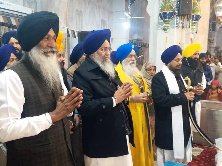 ਇਸ ਦੌਰਾਨ ਸ਼੍ਰੋਮਣੀ ਕਮੇਟੀ ਪ੍ਰਧਾਨ ਭਾਈ ਗੋਬਿੰਦ ਸਿੰਘ ਲੌਂਗੋਵਾਲ ਨੇ ਪੰਜ ਪਿਆਰਿਆਂ ਤੇ ਨਿਸ਼ਾਨਚੀ ਸਿੰਘਾਂ ਨੂੰ ਸਿਰੋਪਾਓ ਭੇਟ ਕੀਤੇ ਅਤੇ ਸ੍ਰੀ ਗੁਰੂ ਗ੍ਰੰਥ ਸਾਹਿਬ ਜੀ ਦਾ ਪਾਵਨ ਸਰੂਪ ਜੈਕਾਰਿਆਂ ਦੀ ਗੂੰਝ ਵਿਚ ਸੁਨਹਿਰੀ ਪਾਲਕੀ ਸਾਹਿਬ ਵਿਚ ਸੁਸ਼ੋਭਿਤ ਕੀਤਾ। 