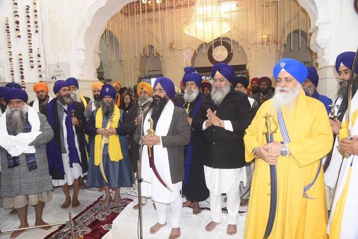ਨਗਰ ਕੀਰਤਨ ਦੀ ਆਰੰਭਤਾ ਤੋਂ ਪਹਿਲਾਂ ਸੰਗਤੀ ਰੂਪ ਵਿਚ ਜਪੁ ਜੀ ਸਾਹਿਬ ਦੇ ਪਾਠ ਮਗਰੋਂ ਅਰਦਾਸ ਕੀਤੀ ਗਈ ਅਤੇ ਸੰਗਤ ਨੂੰ ਪਾਵਨ ਹੁਕਮਨਾਮਾ ਸੱਚਖੰਡ ਸ੍ਰੀ ਹਰਿਮੰਦਰ ਸਾਹਿਬ ਦੇ ਹੈੱਡ ਗ੍ਰੰਥੀ ਸਿੰਘ ਸਾਹਿਬ ਗਿਆਨੀ ਜਗਤਾਰ ਸਿੰਘ ਨੇ ਸਰਵਣ ਕਰਵਾਇਆ। 