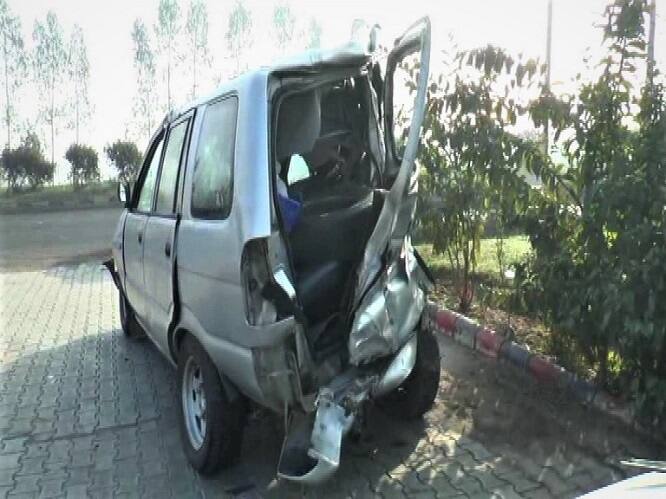 accident near Ambala seven dies from 21 passengers travelling to Vrindavan ਵ੍ਰਿੰਦਾਵਨ ਜਾ ਰਹੇ 21 ਜਣਿਆਂ ਦੀਆਂ ਕਾਰਾਂ ਨਾਲ ਭਿਆਨਕ ਹਾਦਸਾ, ਦੋ ਬੱਚਿਆਂ ਸਮੇਤ ਸੱਤ ਹਲਾਕ ਪੰਜ ਜ਼ਖ਼ਮੀ