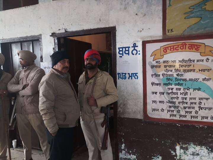 ਪਿੰਡ ਵਾਲਿਆਂ ਨੇ ਵੋਟਾਂ ਪਾਉਣੀਆਂ ਬੰਦ ਕਰ ਦਿੱਤੀਆਂ। ਮਾਮਲਾ ਸਾਹਮਣੇ ਆਉਣ ਤੋਂ ਪਹਿਲਾਂ ਸਿਰਫ 103 ਲੋਕਾਂ ਨੇ ਹੀ ਵੋਟ ਪਾਈ ਸੀ। ਦੋ ਘੰਟੇ ਬੀਤ ਜਾਣ ਦੇ ਬਾਵਜੂਦ ਵੋਟਾਂ ਦੁਬਾਰਾ ਸ਼ੁਰੂ ਨਹੀਂ ਹੋ ਸਕੀਆਂ।