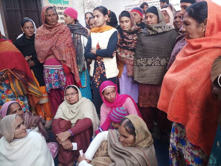 ਵੱਡੀ ਗਿਣਤੀ ਪੰਜਾਬ ਪੁਲਿਸ ਕਮਾਂਡੋ ਪੁਲਿਸ ਅਤੇ ਪੀਏਪੀ ਦੇ ਜਵਾਨ ਪੋਲਿੰਗ ਬੂਥਾਂ ਅਤੇ ਪਿੰਡਾਂ ਦੇ ਵਿੱਚ ਤਾਇਨਾਤ ਕੀਤੇ ਗਏ ਹਨ।