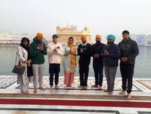 ਪਰਿਵਾਰ ਸਣੇ ਸ਼੍ਰੀ ਹਰਿਮੰਦਰ ਸਾਹਿਬ ਨਤਮਸਤਕ ਹੋਇਆ ਪੰਜਾਬੀ ਰੈਪਰ ਬੋਹੇਮੀਆ, ਵੇਖੋ ਤਸਵੀਰਾਂ