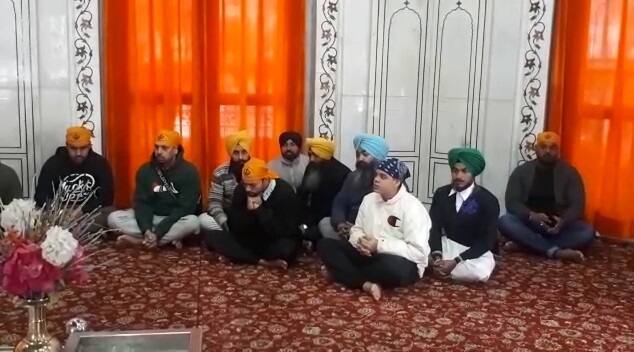 ਦੋਵਾਂ ਪਰਿਵਾਰਾਂ ਨੇ ਬੈਠ ਕੀ ਕੀਰਤਨ ਦਾ ਆਨੰਦ ਮਾਣਿਆ।