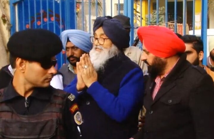 parkash singh badal's relative lost election in his native village ਬਾਦਲ ਦੇ ਜੱਦੀ ਪਿੰਡ ਤੋਂ ਰਿਸ਼ਤੇਦਾਰ ਦੀ ਸਰਪੰਚੀ ਖੁੱਸੀ, ਕਾਂਗਰਸੀ ਉਮੀਦਵਾਰ ਨੇ ਹਰਾਇਆ