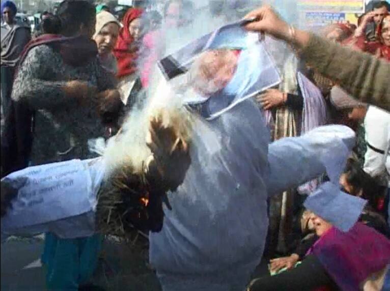 Hoshiarpur akali dal protest ਜਿੱਤੇ ਸਰਪੰਚ ਨੂੰ ਹਾਰਿਆ ਐਲਾਨਿਆ, ਅਕਾਲੀਆਂ ਨੇ ਲਾਇਆ ਧਰਨਾ