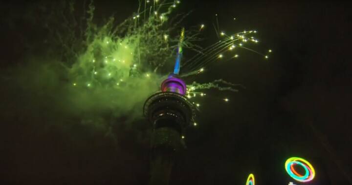 ਇਸ ਤਰ੍ਹਾਂ ਨਿਊਜ਼ੀਲੈਂਡ 'ਚ ਨਵੇਂ ਸਾਲ ਦਾ ਆਗਾਜ਼ ਹੋ ਚੁੱਕਿਆ ਹੈ।