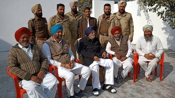 ਜ਼ਬਰਜੰਗ ਸਿੰਘ ਬਰਾੜ ਉਰਫ਼ ਮੁੱਖਾ ਨੇ ਉਦੈਵੀਰ ਸਿੰਘ ਢਿੱਲੋਂ ਨੂੰ 376 ਵੋਟਾਂ ਨਾਲ ਮਾਤ ਦੇ ਕੇ ਸਰਪੰਚੀ ਜਿੱਤੀ। ਬੇਸ਼ੱਕ ਕਾਂਗਰਸ ਨੇ ਸਰਪੰਚੀ ਜਿੱਤ ਲਈ ਹੈ ਪਰ 10 ਮੈਂਬਰੀ ਪੰਚਾਇਤ ਵਿੱਚ ਪੰਜ ਅਕਾਲੀ ਪੰਚਾਂ ਨੇ ਵੀ ਆਪਣੀ ਥਾਂ ਬਣਾਈ ਹੈ।