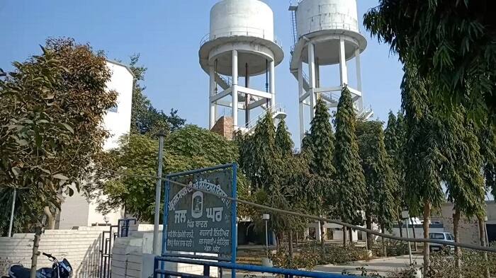 ਕਾਂਗਰਸੀ ਸਰਪੰਚ ਹੋਣ ਦੇ ਨਾਲ ਦੋਵੇਂ ਪਾਰਟੀਆਂ ਦੇ ਪੰਜ-ਪੰਜ ਨੁਮਾਇੰਦੇ ਪਿੰਡ ਦੀ ਪੰਚਾਇਤ ਚਲਾਉਣਗੇ। ਇਸ ਵਿੱਚ ਉਹ ਕਿੰਨੇ ਸਫਲ ਹੁੰਦੇ ਹਨ ਇਹ ਤਾਂ ਆਉਣ ਵਾਲਾ ਸਮਾਂ ਹੀ ਦੱਸੇਗਾ, ਕਿਉਂਕਿ ਪੰਚਾਇਤ ਦਾ ਮੌਜੂਦਾ ਸਮੀਕਰਨ ਮਤੇ ਅੜਾਉਣ ਵਾਲਾ ਬਣ ਗਿਆ ਹੈ।