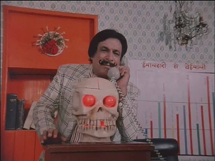 1982 ‘ਮੇਰੀ ਆਵਾਜ਼ ਸੁਣੋ’ ਲਈ ਉਨ੍ਹਾਂ ਨੂੰ ਬੇਸਟ ਐਕਟਰ ਦਾ ਫ਼ਿਲਮਪੇਅਰ ਅਵਾਰਡ ਮਿਲਿਆ ਸੀ। ਜਦਕਿ ਉਹ 10 ਵਾਰ ਫ਼ਿਲਮਫੇਅਰ `ਚ ਬੇਸਟ ਕਾਮੇਡੀਅਨ ਲਈ ਨਾਮੀਨੇਟ ਹੋਏ ਸੀ। 