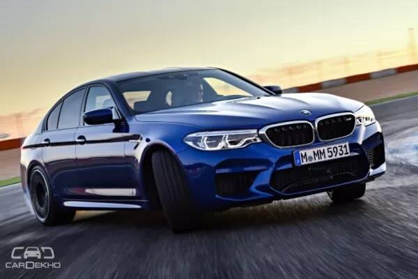 BMW M5- ਇਹ 600 ਪੀਐਸ ਦੀ ਪਾਵਰ ਦਿੰਦੀ ਹੈ ਤੇ 3.4 ਸੈਕਿੰਡ ਵਿੱਚ 0 ਤੋਂ 100 ਕਿਲੋਮੀਟਰ ਪ੍ਰਤੀ ਘੰਟਾ ਦੀ ਰਫ਼ਤਾਰ ਫੜਦੀ ਹੈ। ਇਸ ਨੂੰ ਆਟੋ ਐਕਸਪੋ-2018 ’ਚ ਲਾਂਚ ਕੀਤਾ ਗਿਆ ਸੀ। ਇਸ ਦਾ 4.4 ਲੀਟਰ ਦਾ ਟਵਿਨ-ਟਰਬੋ ਵੀ8 ਇੰਜਣ ਲੱਗਾ ਹੈ ਜੋ 750 ਐਨਐਮ ਦਾ ਟਾਰਕ ਦਿੰਦਾ ਹੈ। 