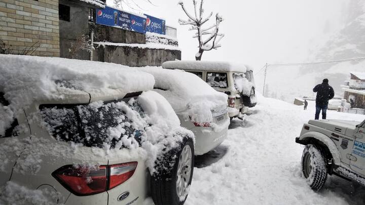 ਪਹਾੜਾਂ ’ਤੇ ਬਰਫ਼ਬਾਰੀ ਪੈਣ ਕਰਕੇ ਮੈਦਾਨੀ ਇਲਾਕਿਆਂ ਵਿੱਚ ਵੀ ਠੰਢ ਦਾ ਅਸਰ ਸਾਫ਼ ਦਿੱਸ ਰਿਹਾ ਹੈ।