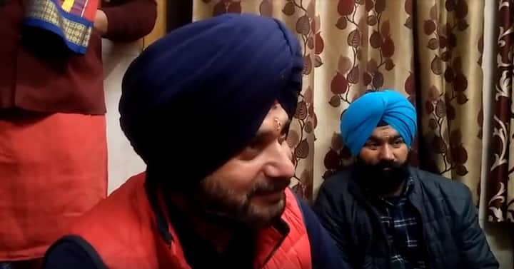 ਸਿੱਧੂ ਨੇ ਆਸ ਜਤਾਈ ਕਿ ਛੇਤੀ ਹੀ ਦੋਵੇਂ ਸਥਾਨਾਂ ਦੇ ਸ਼ਰਧਾਲੂ ਰੋਪਵੇਅ ਰਾਹੀਂ ਪਹਾੜਾਂ ਦੀ ਕੁਦਰਤੀ ਸੁੰਦਰਤਾ ਦਾ ਆਨੰਦ ਮਾਣਦੇ ਹੋਏ ਭਾਈਚਾਰਕ ਸਾਂਝ ਅੱਗੇ ਵਧਾਉਣਗੇ।