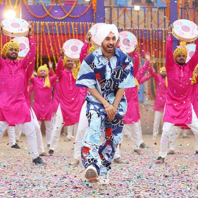 ਉਸ ਨੇ ਮੰਨਿਆ ਕਿ ਉਹ ਆਪਣੀ ਨਿੱਜੀ ਜ਼ਿੰਦਗੀ ਬਾਰੇ ਗੱਲ ਨਹੀਂ ਕਰਦਾ। ਦਿਲਜੀਤ ਨੇ ਕਿਹਾ ਕਿ ਲੋਕ ਭਾਵੇਂ ਉਸ ਬਾਰੇ ਕਿੰਨਾ ਵੀ ਬੁਰਾ-ਭਲਾ ਕਹਿਣ, ਪਰ ਉਹ ਆਪਣੇ ਪਰਿਵਾਰ ਵਾਲਿਆਂ ਬਾਰੇ ਕੁਝ ਵੀ ਗ਼ਲਤ ਨਹੀਂ ਸੁਣ ਸਕਦਾ।