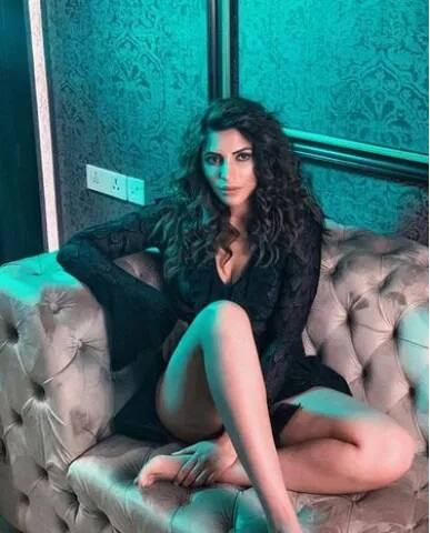 ਇਸ ਦੇ ਇਲਾਵਾ ਵੀ ਸ਼ਮਾ ਸਿਕੰਦਰ ਆਪਣੀਆਂ ਖ਼ੂਬਸੂਰਤ ਤਸਵੀਰਾਂ ਸਬੰਧੀ ਸੁਰਖ਼ੀਆਂ ਵਿੱਚ ਰਹਿੰਦੀ ਹੈ।