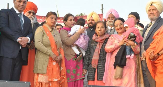 ਉਨ੍ਹਾਂ ਕਿਹਾ ਕਿ ਕਾਂਗਰਸ ਪਾਰਟੀ ਵਲੋਂ ਲੋਕ ਸਭਾ ਚੋਣਾਂ ਦੌਰਾਨ ਪੰਜਾਬ ਵਿੱਚ ਸਾਰੀਆਂ 13 ਸੀਟਾਂ ’ਤੇ ਜਿੱਤ ਪ੍ਰਾਪਤ ਕੀਤੀ ਜਾਵੇਗੀ। 