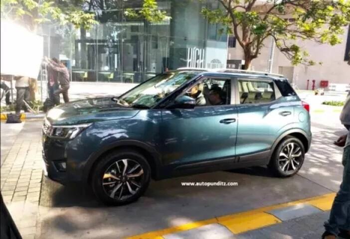 ਕਾਰ ਪੈਟਰੋਲ ਤੇ ਡੀਜ਼ਲ ਦੋਵਾਂ ਵਰਸ਼ਨਾਂ ਵਿੱਚ ਉਪਲੱਬਧ ਹੋਏਗੀ। ਇਸ ਵਿੱਚ ਮਹਿੰਦਰਾ ਮਰਾਜ਼ੋ ਵਾਲਾ 1.5 ਲੀਟਰ ਡੀਜ਼ਲ ਇੰਝਣ ਦਿੱਤਾ ਗਿਆ ਹੈ ਜੋ 300 ਐਨਐਮ ਦੀ ਟਾਰਕ ਜਨਰੇਟ ਕਰਦਾ ਹੈ। ਇਸ ਕਾਰ ਨੂੰ ਕੰਪਨੀ ਦੇ ਨਾਸਿਕ (ਮਹਾਂਰਾਸ਼ਟਰ) ਸਥਿਤ ਪਲਾਂਟ ਵਿੱਚ ਤਿਆਰ ਕੀਤਾ ਜਾਏਗਾ। ਇਸ ਦੀ ਕੀਮਤ 8 ਤੋਂ 12 ਲੱਖ ਰੁਪਏ ਵਿਚਾਲੇ ਹੋਏਗੀ। XUV300 ਨੂੰ ਇਲੈਕਟ੍ਰਿਕ ਪਾਵਰਟ੍ਰੇਨ ਵਿੱਚ ਵੀ ਉਤਾਰਿਆ ਜਾਏਗਾ। ਇਸ ਨੂੰ 2020 ਵਿੱਚ ਲਾਂਚ ਕੀਤਾ ਜਾਏਗਾ।