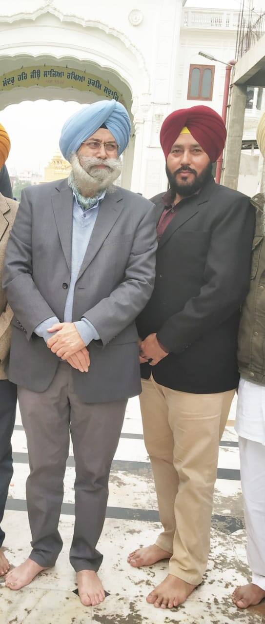 ਇਸ ਮੌਕੇ ਉਨ੍ਹਾਂ ਸ਼੍ਰੋਮਣੀ ਗੁਰਦੁਆਰਾ ਪ੍ਰਬੰਧਕ ਕਮੇਟੀ ਨੂੰ ਹਰ ਸਿਆਸੀ ਪਾਰਟੀ ਤੋਂ ਮੁਕਤ ਕਰਾਉਣ ਦਾ ਐਲਾਨ ਕੀਤਾ।