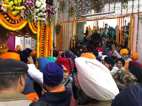 ਗੁਰੂ ਗੋਬਿੰਦ ਸਿੰਘ ਜੀ ਦੇ ਪ੍ਰਕਾਸ਼ ਪੁਰਬ ਮੌਕੇ ਖ਼ਾਲਸਾਈ ਰੰਗ ’ਚ ਰੰਗਿਆ ਪਟਨਾ, ਵੇਖੋ ਖ਼ਾਸ ਤਸਵੀਰਾਂ ਗੁਰੂ ਗੋਬਿੰਦ ਸਿੰਘ ਜੀ ਦੇ ਪ੍ਰਕਾਸ਼ ਪੁਰਬ ਮੌਕੇ ਖ਼ਾਲਸਾਈ ਰੰਗ ’ਚ ਰੰਗਿਆ ਪਟਨਾ, ਵੇਖੋ ਖ਼ਾਸ ਤਸਵੀਰਾਂ