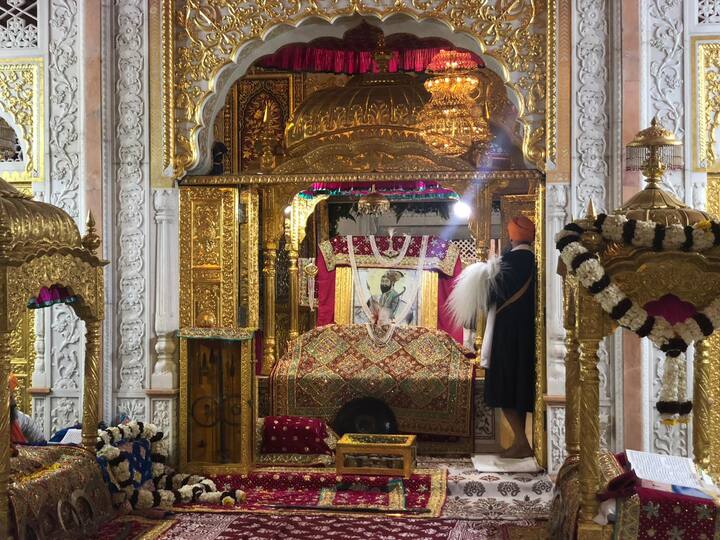 ਤਸਵੀਰਾਂ ਪਟਨਾ ਸਾਹਿਬ ਦੀ ਧਰਤ ਦੀਆਂ ਹਨ, ਜਿੱਥੇ 1666 ਈਸਵੀ ਨੂੰ ਬਾਲ ਗੋਬਿੰਦ ਰਾਏ ਨੇ ਜਨਮ ਲਿਆ।