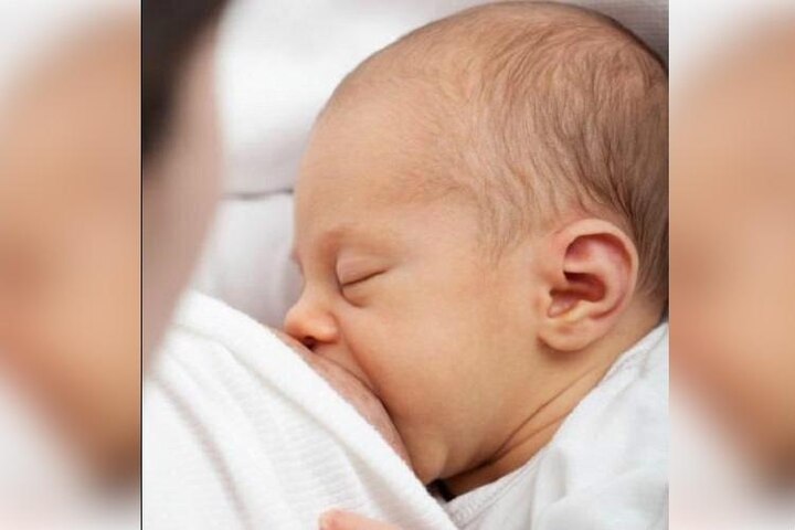 bengaluru constable breastfeeds infant found abandoned newborn baby ਪੁਲਿਸ ਦਾ ਇੱਕ ਇਹ ਵੀ ਰੂਪ, ਜਦੋਂ ਮਹਿਲਾ ਕਾਂਸਟੇਬਲ ਬਣੀ ਫਰਿਸ਼ਤਾ