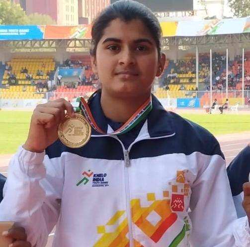 ਪੰਜਾਬ ਦੇ ਖੇਡ ਦਲ ਦੀ ਮੁਖੀ ਅਤੇ ਖੇਡ ਵਿਭਾਗ ਦੀ ਡਾਇਰੈਕਟਰ ਸ੍ਰੀਮਤੀ ਅੰਮ੍ਰਿਤ ਕੌਰ ਗਿੱਲ ਨੇ ਅੱਜ ਦੇ ਨਤੀਜਿਆਂ ਬਾਰੇ ਜਾਣਕਾਰੀ ਦਿੰਦਿਆਂ ਦੱਸਿਆ ਕਿ ਮਨਪ੍ਰੀਤ ਕੌਰ ਨੇ ਅੰਡਰ 21 ਦੇ ਜੈਵਲਿਨ ਥਰੋਅ, ਅਮਨਦੀਪ ਸਿੰਘ ਨੇ ਅੰਡਰ 17 ਦੇ ਸ਼ਾਟਪੁੱਟ, ਗੁਰਕੀਰਤ ਸਿੰਘ ਨੇ ਅੰਡਰ 21 ਦੇ ਹੈਮਰ ਥਰੋਅ, ਜੋਬਨਦੀਪ ਸਿੰਘ ਨੇ ਅੰਡਰ 17 ਜੂਡੋ ਦੇ 100 ਕਿਲੋ ਵਰਗ ਅਤੇ ਹਰਸ਼ਦੀਪ ਸਿੰਘ ਬਰਾੜ ਨੇ ਅੰਡਰ 17 ਜੂਡੋ ਦੇ 81 ਕਿਲੋ ਵਰਗ ਵਿੱਚ ਸੋਨ ਤਮਗਾ ਜਿੱਤਿਆ ਹੈ।