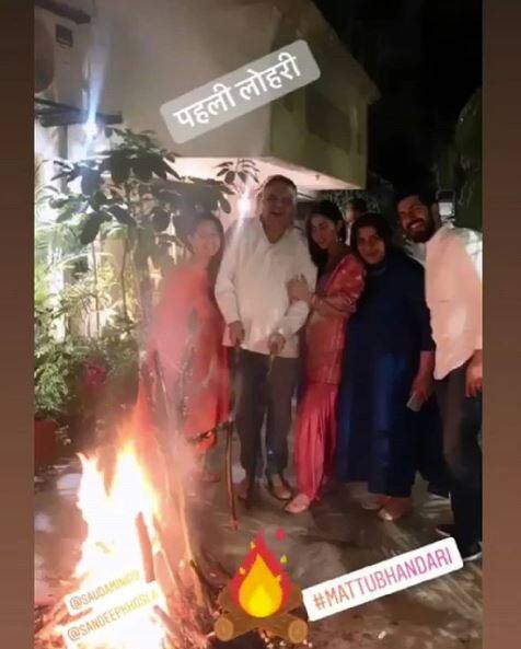ਸਾਰਾ ਨੇ ਇਸ ਸੌਰਾਨ ਪਿੰਕ ਕਲਰ ਦਾ ਸੂਟ ਪਾਇਆ ਜਿਸ ‘ਚ ਉਹ ਪੂਰੀ ਪੰਜਾਬਣ ਮੁਟਿਆਰ ਲੱਗ ਰਹੀ ਸੀ।