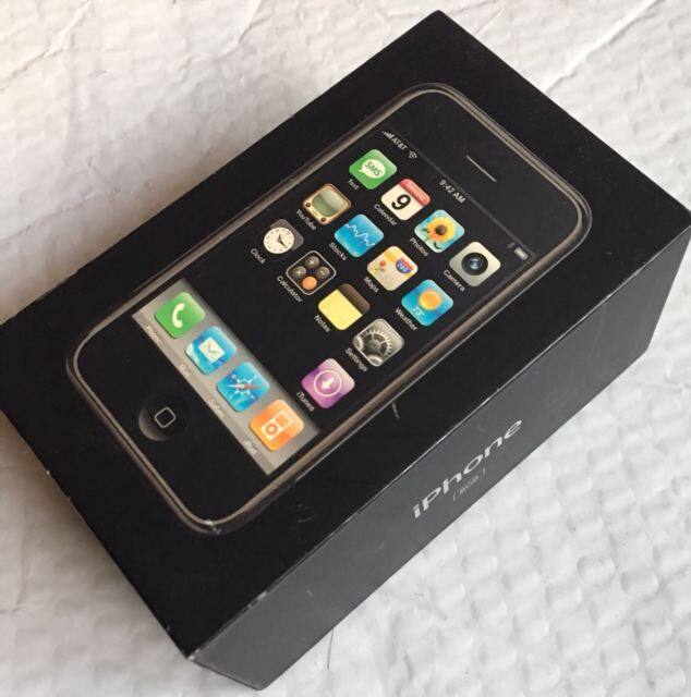 ਐਨਾਲਿਸਟਾਂ ਦੀ ਮੰਨੀਏ ਤਾਂ ਐਪਲ ਦੀ ਸੇਲ ‘ਚ ਕਾਫੀ ਗਿਰਾਵਟ ਆਈ ਹੈ। ਕਾਉਂਟਰਪੁਆਇੰਟ ਮੁਤਾਬਕ 2017 ‘ਚ ਇਹ ਅੰਕੜੇ ਜਿੱਥੇ 3.2 ਮਿਲੀਅਨ ਯੂਨਿਟਸ ਸੀ ਜੋ ਹੁਣ 1.7 ਮਿਲੀਅਨ ਯੂਨਿਟ ਦਾ ਰਹਿ ਗਏ ਹਨ।