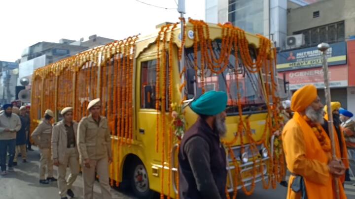 ਇਸ ਮੌਕੇ ਰਾਗੀ ਸਿੰਘਾਂ ਵੱਲੋਂ ਸੰਗਤ ਨੂੰ ਗੁਰੂ ਜਸ ਗਾਇਨ ਕਰ ਕੇ ਸੰਗਤਾਂ ਨੂੰ ਨਿਹਾਲ ਕੀਤਾ। 