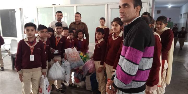 ਸੁਨੀਲ ਸੰਧੂ ਨੂੰ ਤਿਰੰਗਾ ਮੈਨ ਦੇ ਨਾਂਅ ਨਾਲ ਵੀ ਜਾਣਿਆ ਜਾਂਦਾ ਹੈ। ਉਹ 100 ਤੋਂ ਵੱਧ ਤਿਰੰਗਾ ਯਾਤਰਾਵਾਂ ਕੱਢ ਚੁੱਕੇ ਹਨ। 