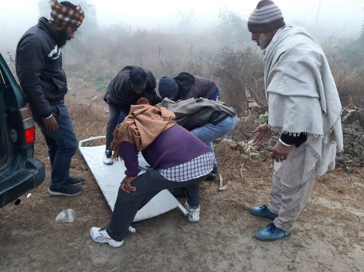 ਜ਼ਖ਼ਮੀਆਂ ਨੂੰ ਸਮਾਜ ਸੇਵਾ ਸੁਸਾਇਟੀ ਵੱਲੋਂ ਸਿਵਲ ਹਸਪਤਾਲ ਵਿੱਚ ਦਾਖ਼ਲ ਕਰਵਾਇਆ ਗਿਆ ਹੈ। 