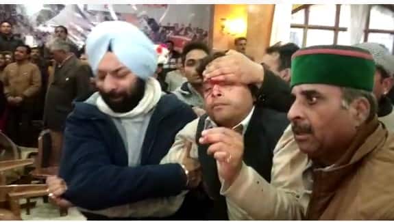 ਇਸ ਸਮਾਗਮ ਦੌਰਾਨ ਸਾਬਕਾ ਮੁੱਖ ਮੰਤਰੀ ਤੇ ਸਾਬਕਾ ਕਾਂਗਰਸ ਪ੍ਰਧਾਨ ਸੁਖਵਿੰਦਰ ਸਿੰਘ ਸੁੱਖੂ ਦੇ ਸਮਰਥਕ ਆਪਸ ਵਿੱਚ ਭਿੜ ਗਏ। 