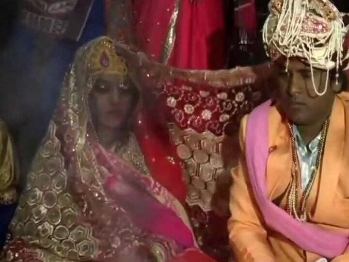 delhi bride gets shot but returns with injury from hospital to get married ਵਰਮਾਲਾ ਦੌਰਾਨ ਲਾੜੀ ਨੂੰ ਮਾਰੀ ਗੋਲ਼ੀ, ਇਲਾਜ ਬਾਅਦ ਹੋਇਆ ਵਿਆਹ