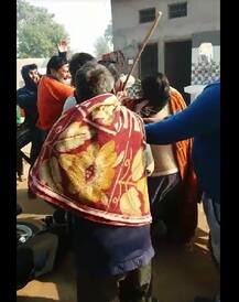 ਬਿਜਲੀ ਕੁਨੈਕਸ਼ਨ ਪਿੱਛੇ ਸਰਪੰਚ ਤੇ ਪਿੰਡ ਵਾਸੀਆਂ ਦੀ ਖੜਕੀ, ਚੱਲੇ ਡਾਂਗਾ-ਸੋਟੇ ਤੇ ਕੁਰਸੀਆਂ