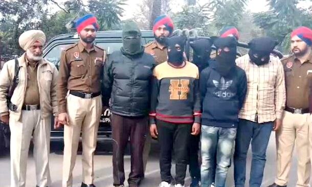 ਕੰਢੀ ਖੇਤਰ ਕਾਰਨ ਨੌਜਵਾਨਾਂ ਨੂੰ ਕੱਦ ਹੱਦ ਵਿੱਚ ਰਿਆਇਤ ਮਿਲਦੀ ਹੈ। ਪੁਲਿਸ ਮੁਤਾਬਕ ਗਰੋਹ ਪਿਛਲੇ ਪੰਜ ਸਾਲਾਂ ਤੋਂ ਸਰਗਰਮ ਸੀ ਤੇ ਉਨ੍ਹਾਂ ਬਾਰੇ ਹੋਰ ਖੁਲਾਸੇ ਹੋਣ ਦੀ ਆਸ ਹੈ। 