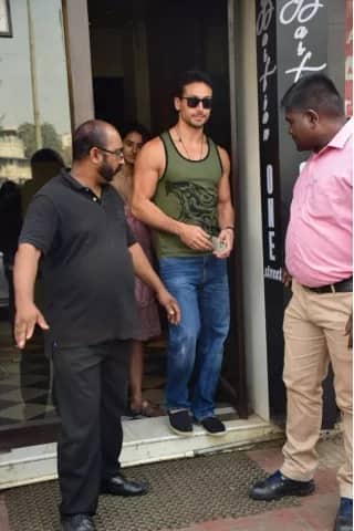 ਪਰ ਆਏ ਦਿਨ ਦੋਵਾਂ ਦੀਆਂ ਤਸਵੀਰਾਂ ਬਿਆਨ ਕਰਦੀਆਂ ਹਨ ਕਿ ਦੋਵੇਂ ਇੱਕ-ਦੂਜੇ ਦੇ ਕਾਫੀ ਕਰੀਬ ਹਨ।