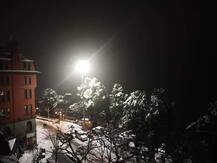 ਬਰਫਬਾਰੀ ਤੋਂ ਬਾਅਦ ਰਾਤ ਨੂੰ ਕੁਝ ਅਜਿਹਾ ਨਜ਼ਰ ਆਇਆ ਸ਼ਿਮਲਾ, ਵੋਖੋ ਤਸਵੀਰਾਂ