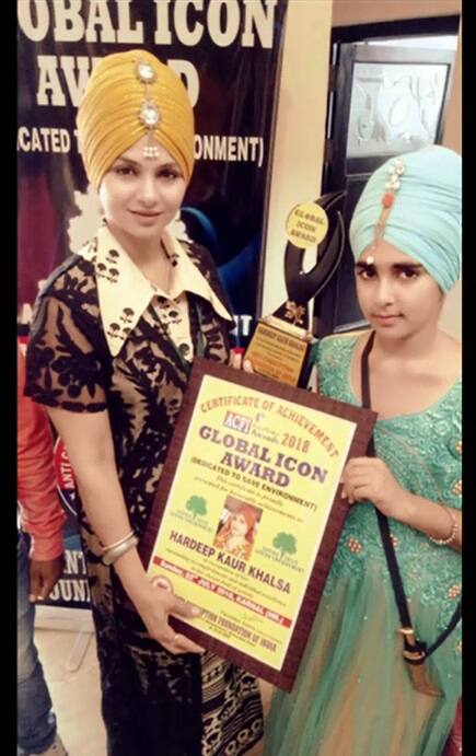 ਹਰਦੀਪ ਕੌਰ ਖ਼ਾਲਸਾ ਗੁਰਸਿੱਖ ਮਾਡਲ ਹੈ। ਉਹ ਮਿਸੇਜ਼ ਪੰਜਾਬ 2017 ਦਾ ਹਿੱਸਾ ਰਹਿ ਚੁੱਕੀ ਹੈ ਤੇ ਕਈ ਫਿਲਮਾਂ ਵਿੱਚ ਵੀ ਰੋਲ ਅਦਾ ਕਰ ਚੁੱਕੀ ਹੈ। ਉਹ ਖ਼ਾਲਸਾ ਆਈਕੌਨਿਕ ਫੇਸ ਆਫ ਇੰਡੀਆ ਦਾ ਖਿਤਾਬ ਵੀ ਹਾਸਲ ਕਰ ਚੁੱਕੀ ਹੈ ਪਰ ਇੰਨਾ ਨਾਂ ਕਮਾਉਣ ਦੇ ਬਾਵਜੂਦ ਉਸ ਦਾ ਪਤੀ ਉਸ ਦੀ ਕੁੱਟਮਾਰ ਕਰਦਾ ਹੈ। ਕੁੱਟਮਾਰ ਦੇ ਨਿਸ਼ਾਨ ਉਸ ਦੇ ਚਿਹਰੇ ’ਤੇ ਸਾਫ ਦਿਖਾਈ ਦਿੰਦੇ ਹਨ। 