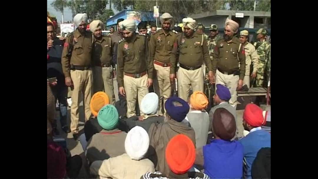 india starts procedure of land acquisition for kartarpur corridor   ਕਰਤਾਰਪੁਰ ਲਾਂਘੇ ਲਈ ਭਾਰਤ 'ਚ ਵੀ ਹਿੱਲਜੁੱਲ, ਟੀਮ ਨੇ ਲਿਆ ਜਾਇਜ਼ਾ