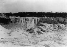 ਠੰਢ ਇੰਨੀ ਕਿ ਨਿਆਗਰਾ ਫਾਲ ਵੀ ਜੰਮ ਗਿਆ, ਵੇਖੋ ਹੈਰਾਨ ਕਰਨ ਵਾਲੀਆਂ ਤਸਵੀਰਾਂ