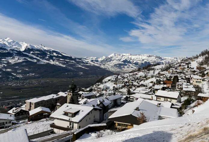 ਵਡੂਜ ਇੱਕ ਸੱਭਿਆਚਾਰਕ ਤੇ ਆਰਥਿਕ ਕੇਂਦਰ ਹੈ ਤੇ ਇਹ ਆਧੁਨਿਕ ਤੇ ਪੁਰਾਣੀਆਂ ਕਲਾਵਾਂ ਦੇ ਨਾਲ ਕੁੰਸਤ ਮਿਊਜ਼ੀਅਮ ਦਾ ਗੜ੍ਹ ਹੈ।