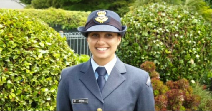Ravinderjeet Kaur Hoshiarpur in newzealand air force ਇਹ ਪੰਜਾਬਣ ਬਣੀ ਨਿਊਜ਼ੀਲੈਂਡ ਏਅਰ ਫੋਰਸ ਦੀ ਪਹਿਲੀ ਸਿੱਖ ਮਹਿਲਾ ਅਫ਼ਸਰ