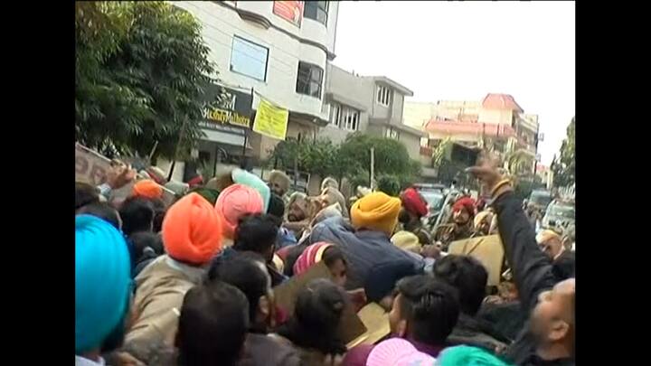 ਵੇਖੋ ਹੋਰ ਤਸਵੀਰਾਂ।