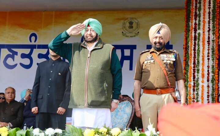 ਮੁੱਖ ਮੰਤਰੀ ਕੈਪਟਨ ਅਮਰਿੰਦਰ ਸਿੰਘ ਨੇ ਪਟਿਆਲਾ ਵਿੱਚ ਗਣਤੰਤਰ ਦਿਵਸ ਮਨਾਉਂਦਿਆਂ ਤਿਰੰਗਾ ਝੰਡਾ ਫਹਿਰਾਇਆ।