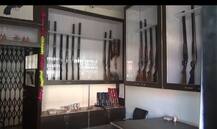 ਸੀਸੀਟੀਵੀ ’ਚ ਕੈਦ ਹੋਈ ਅਸਲਾ ਚੋਰੀ ਦੀ ਘਟਨਾ, ਪੁਲਿਸ ਪਹਿਰੇ ਹੇਠ ਚੋਰਾਂ ਉਡਾਈਆਂ 14 ਬੰਦੂਕਾਂ ਤੇ ਲੱਖਾਂ ਦੀ ਨਕਦੀ